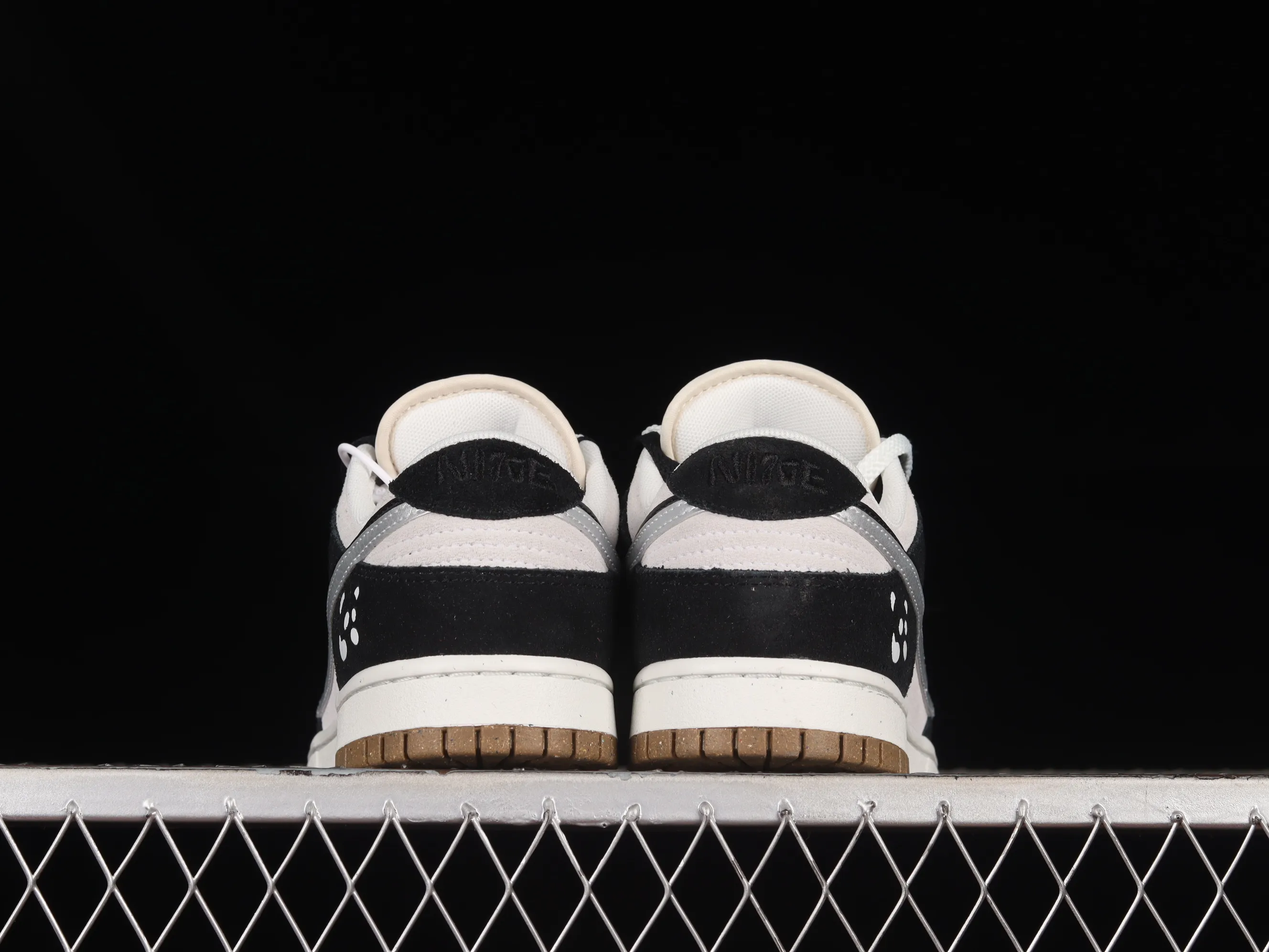 All categories Nk SB Dunk series Nk SB Dunk Low low-top sneakers Nk SB Dunk Low "85" black and white double hook SB low-top sports and leisure sneakers DO9457-128